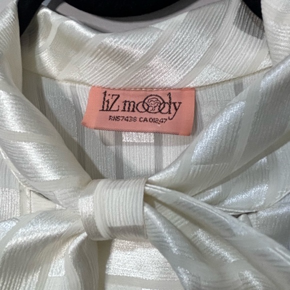 White Vintage Satin Blouse with optional bow tie - Picture 8 of 8